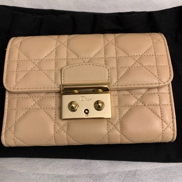 💯authentic Dior cannage lambskin beige and pink mid wallet⭐️ - Picture 3 of 17